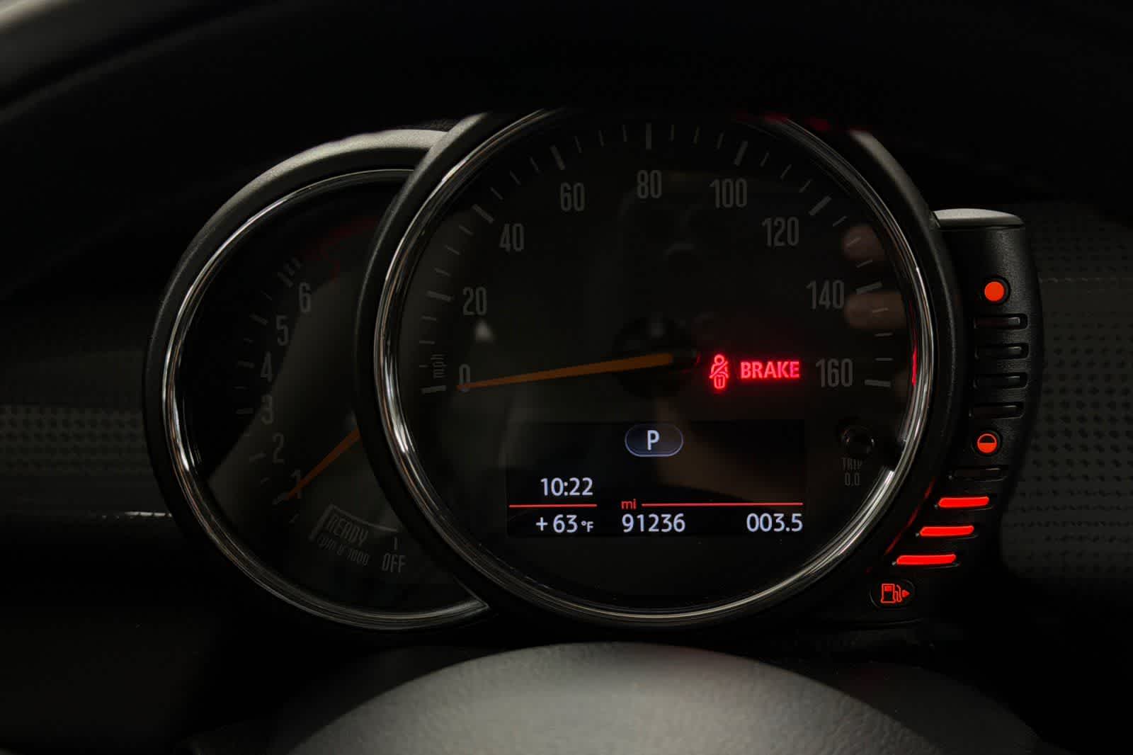 Thumbnail: 2016 MINI Cooper Hardtop - 23