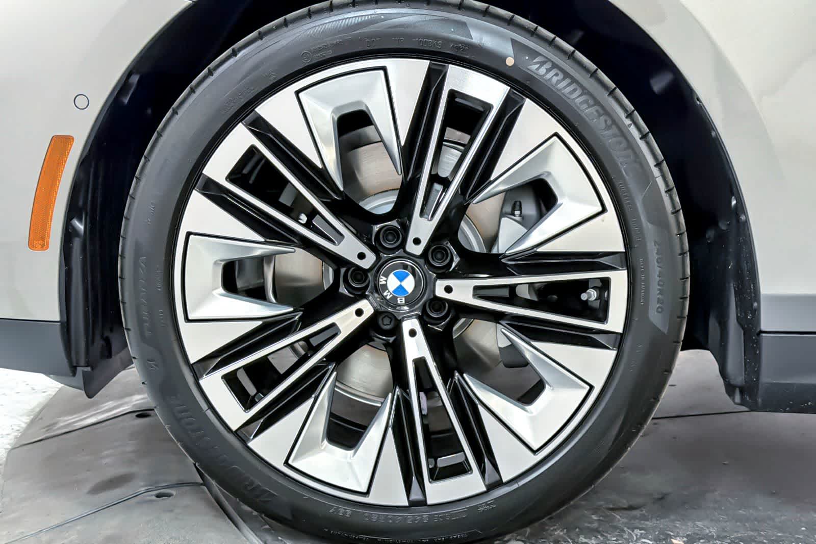 Thumbnail: 2026 BMW 5 Series - 24