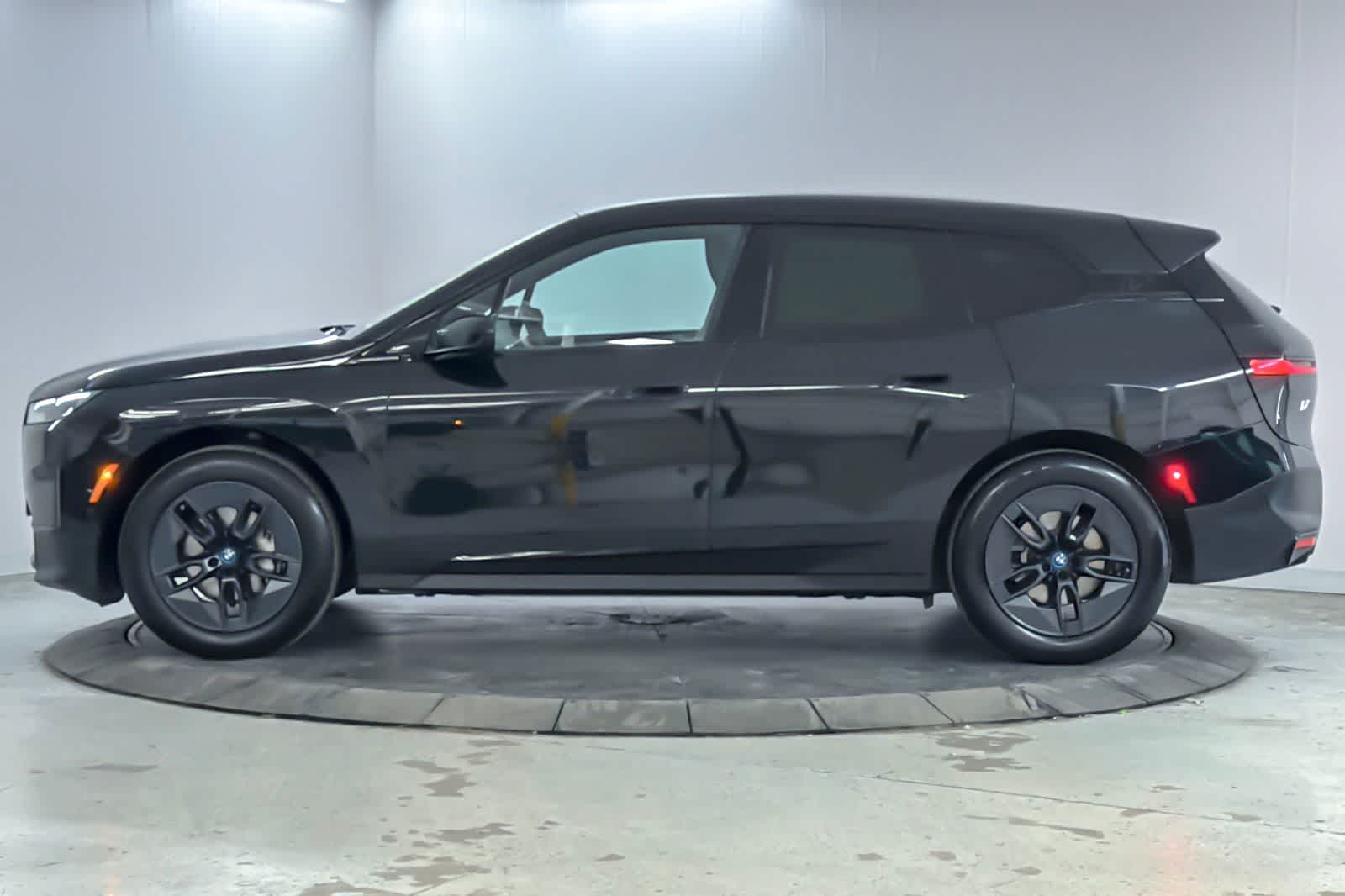 Thumbnail: 2023 BMW iX - 5