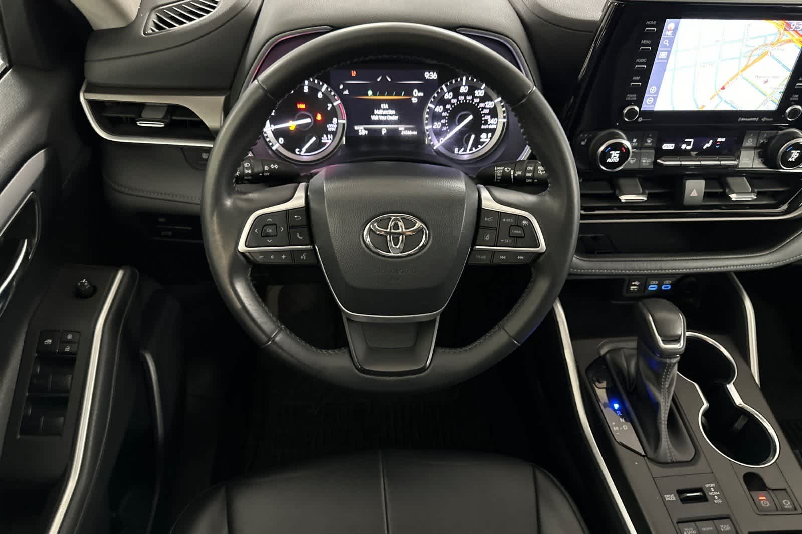 Thumbnail: 2022 Toyota Highlander - 14