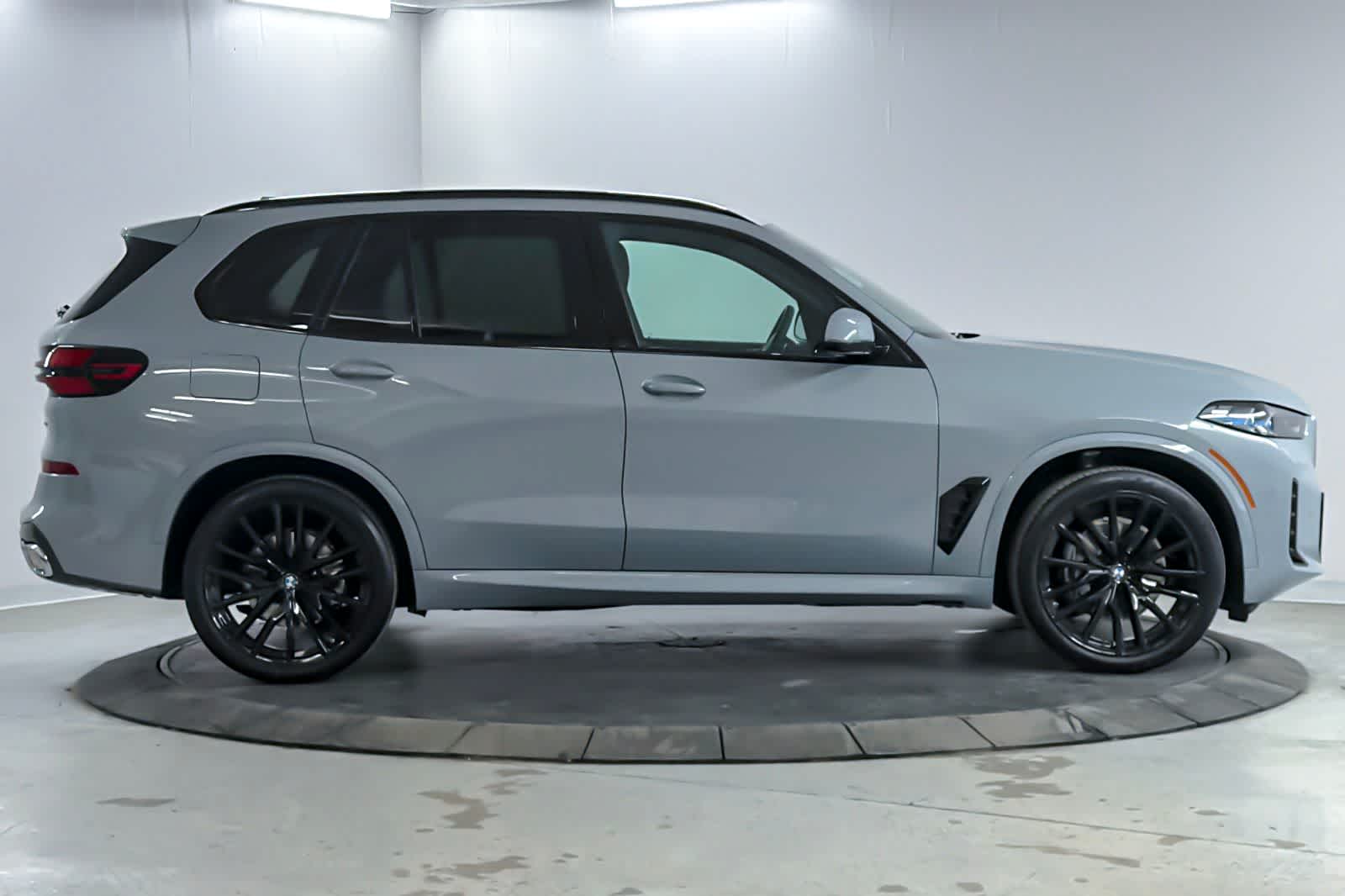Thumbnail: 2026 BMW X5 - 8