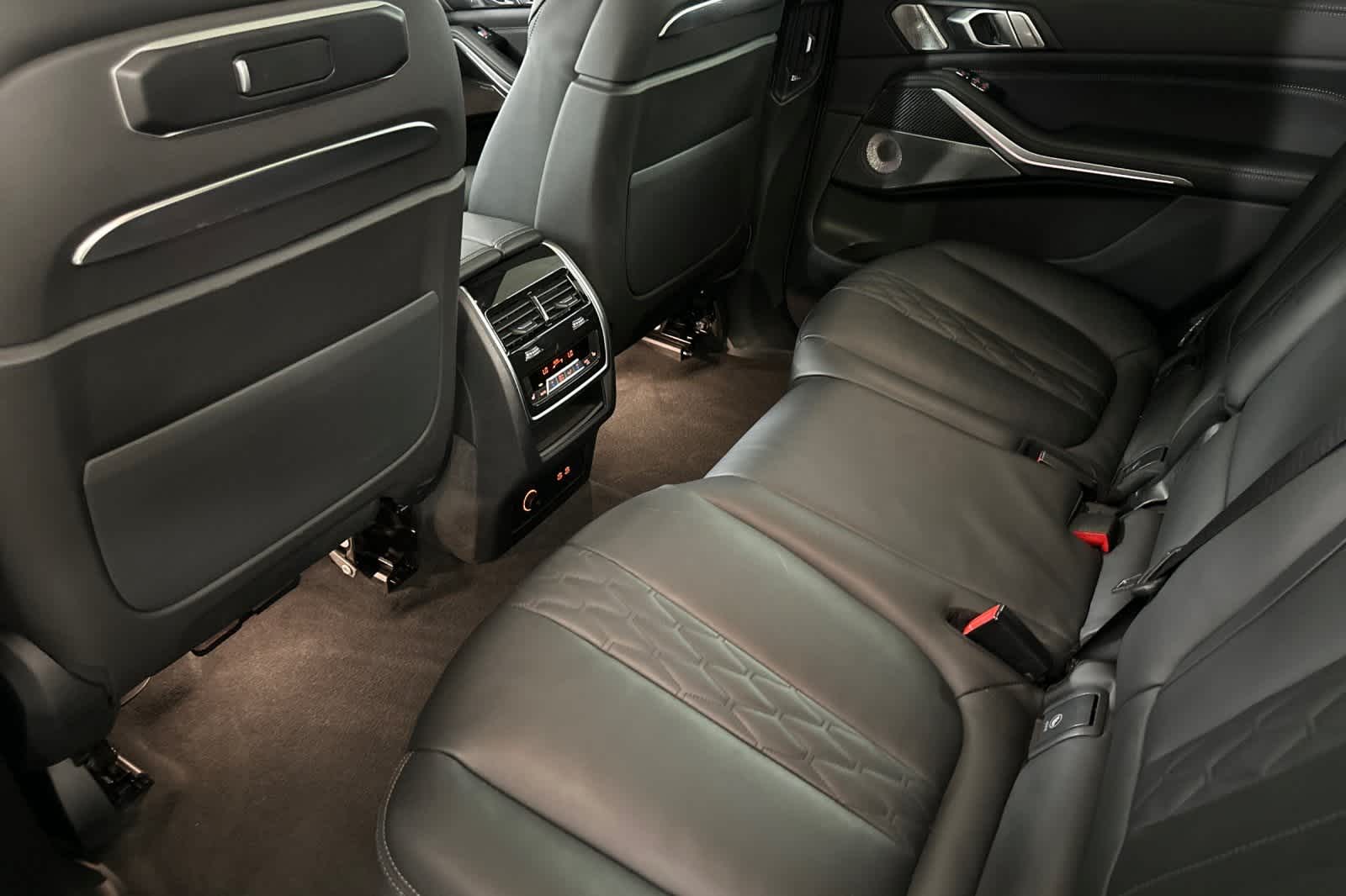 Thumbnail: 2023 BMW X7 - 4