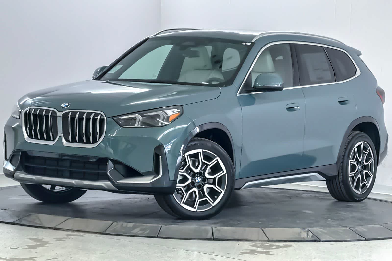 Thumbnail: 2026 BMW X1 - 1