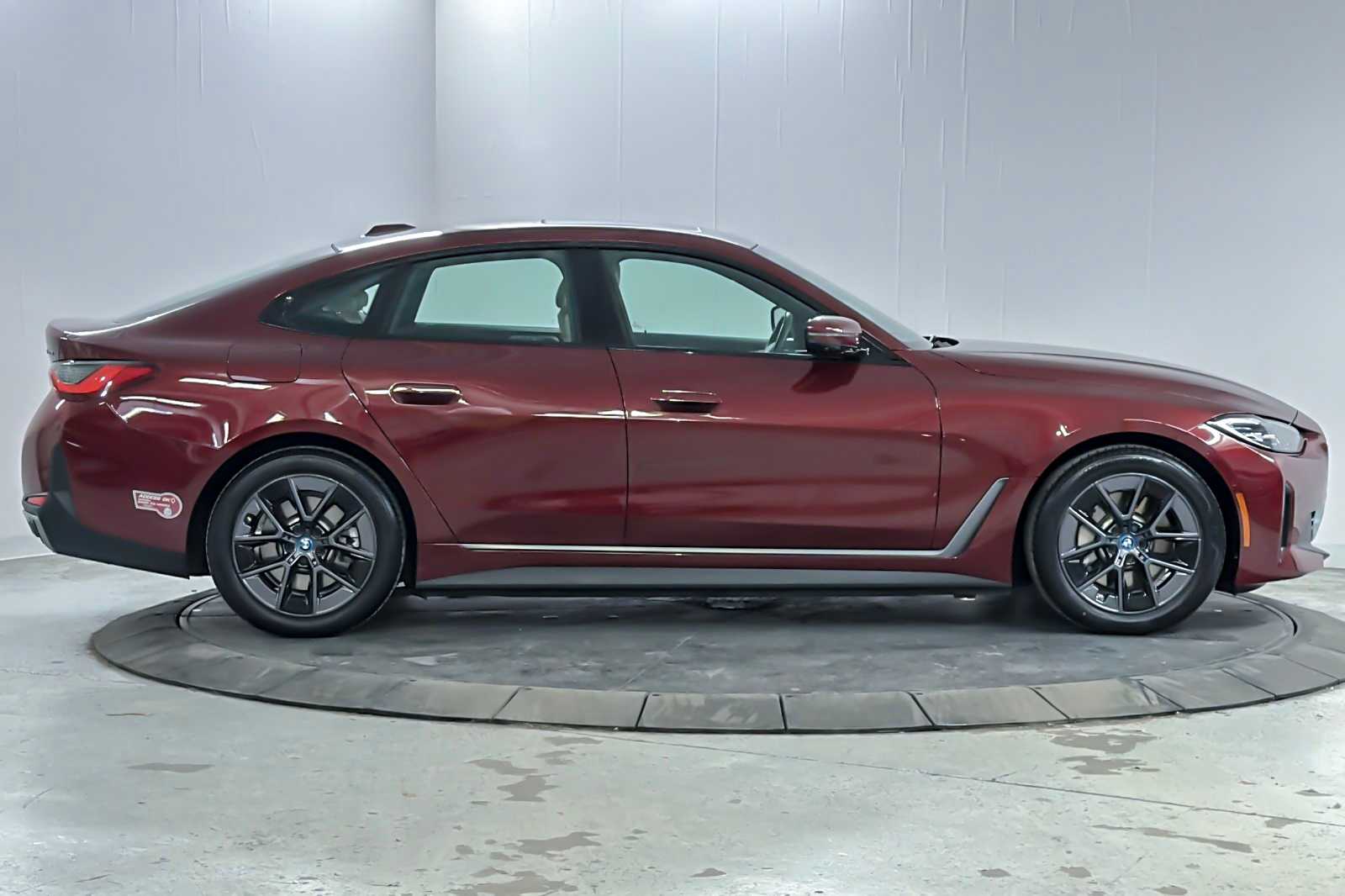 Thumbnail: 2023 BMW i4 - 8