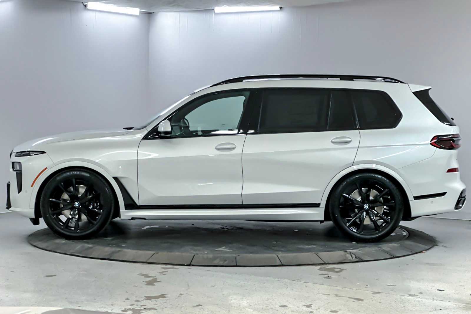 Thumbnail: 2026 BMW X7 - 5