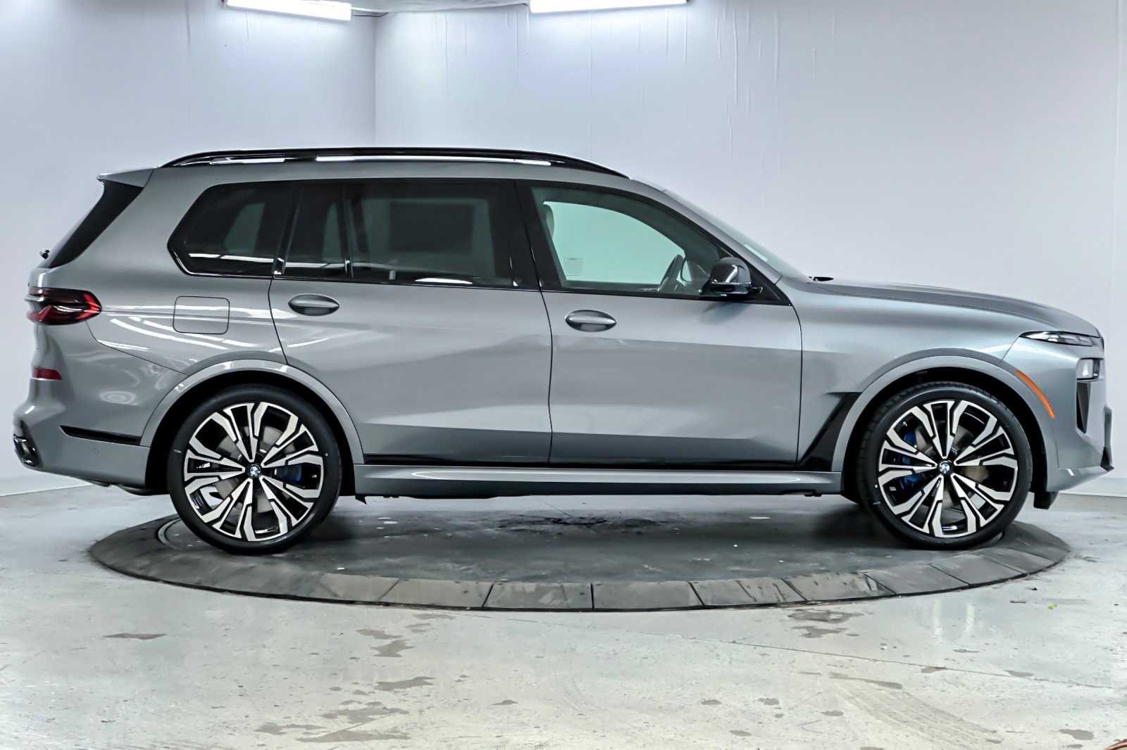 Thumbnail: 2026 BMW X7 - 8