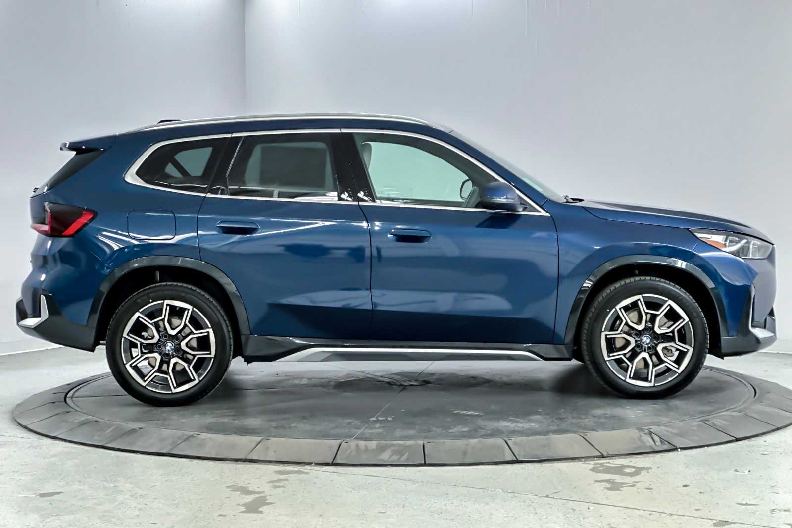 Thumbnail: 2025 BMW X1 - 8