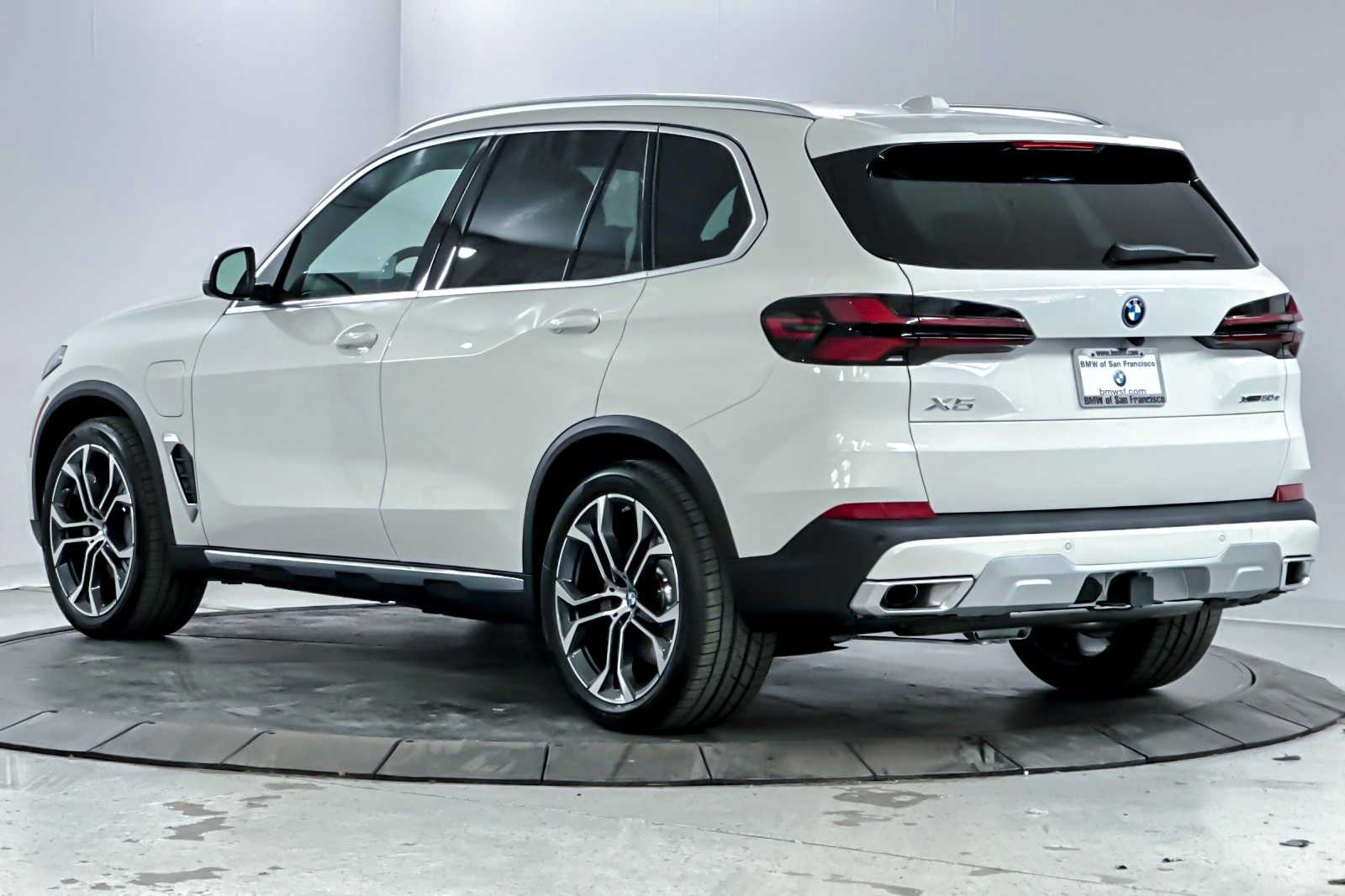 Thumbnail: 2026 BMW X5 - 6