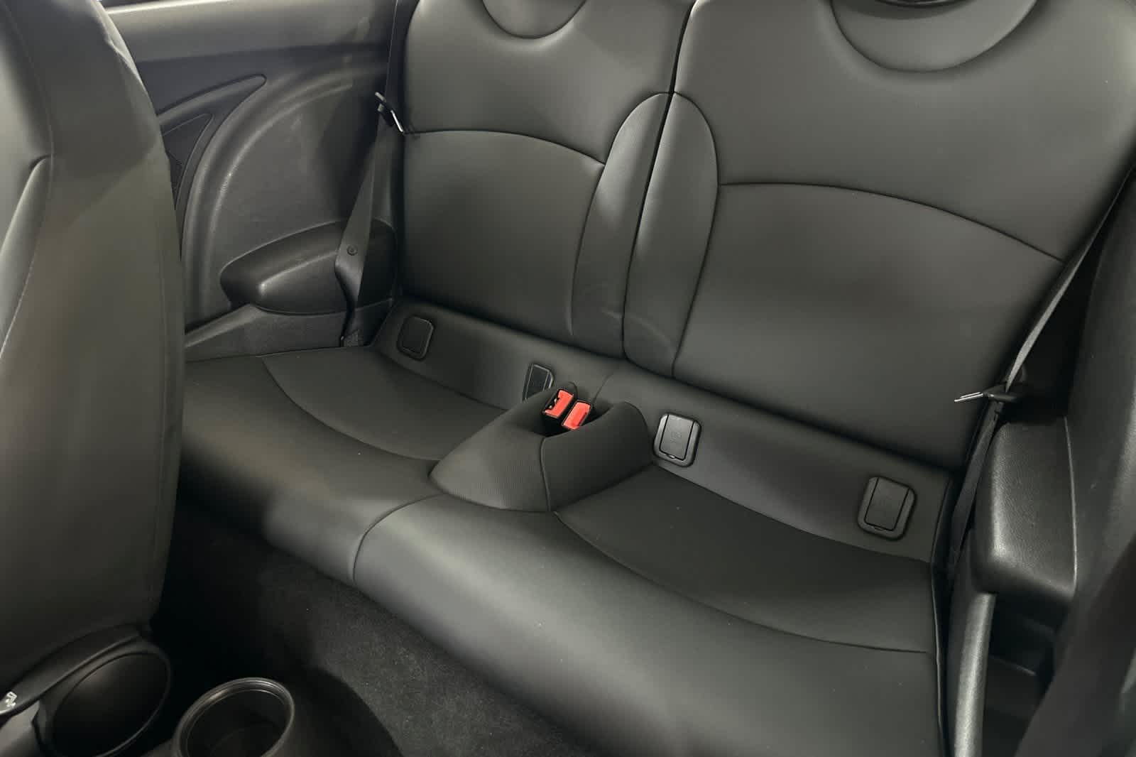 Thumbnail: 2013 MINI Cooper Hardtop - 4