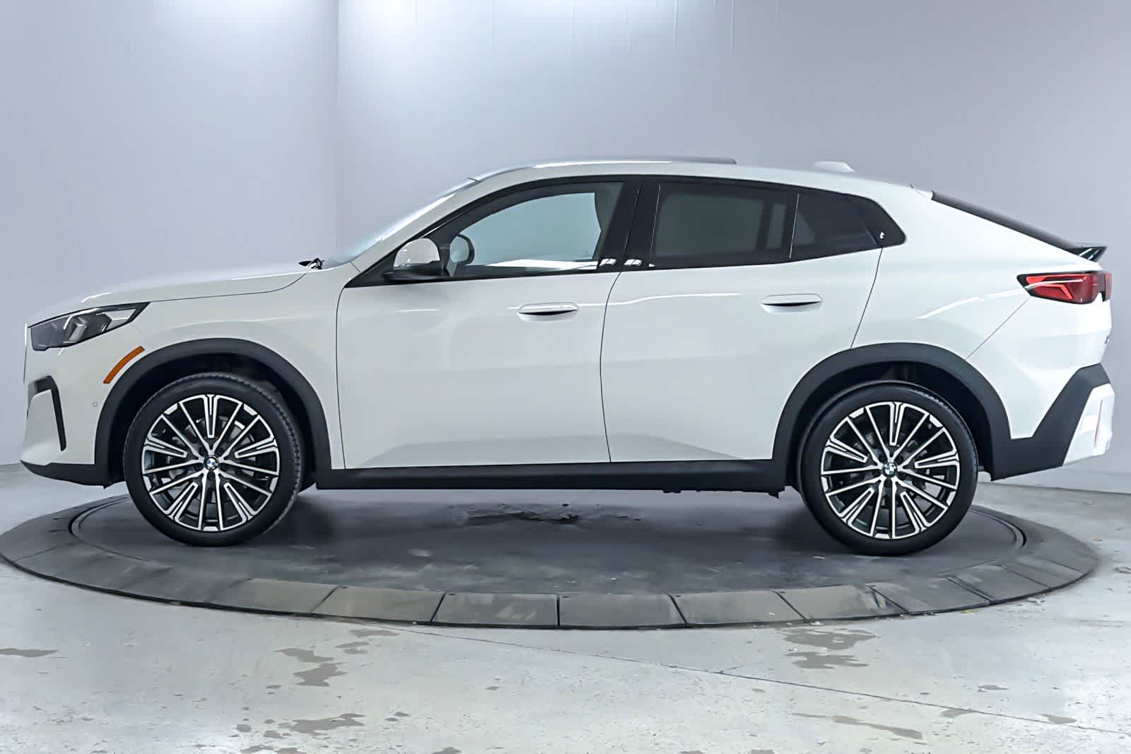 Thumbnail: 2025 BMW X2 - 5