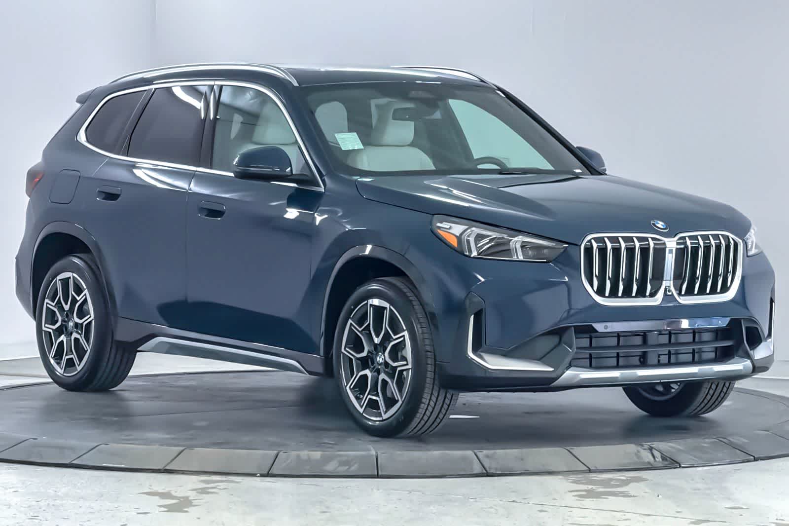 Thumbnail: 2026 BMW X1 - 9