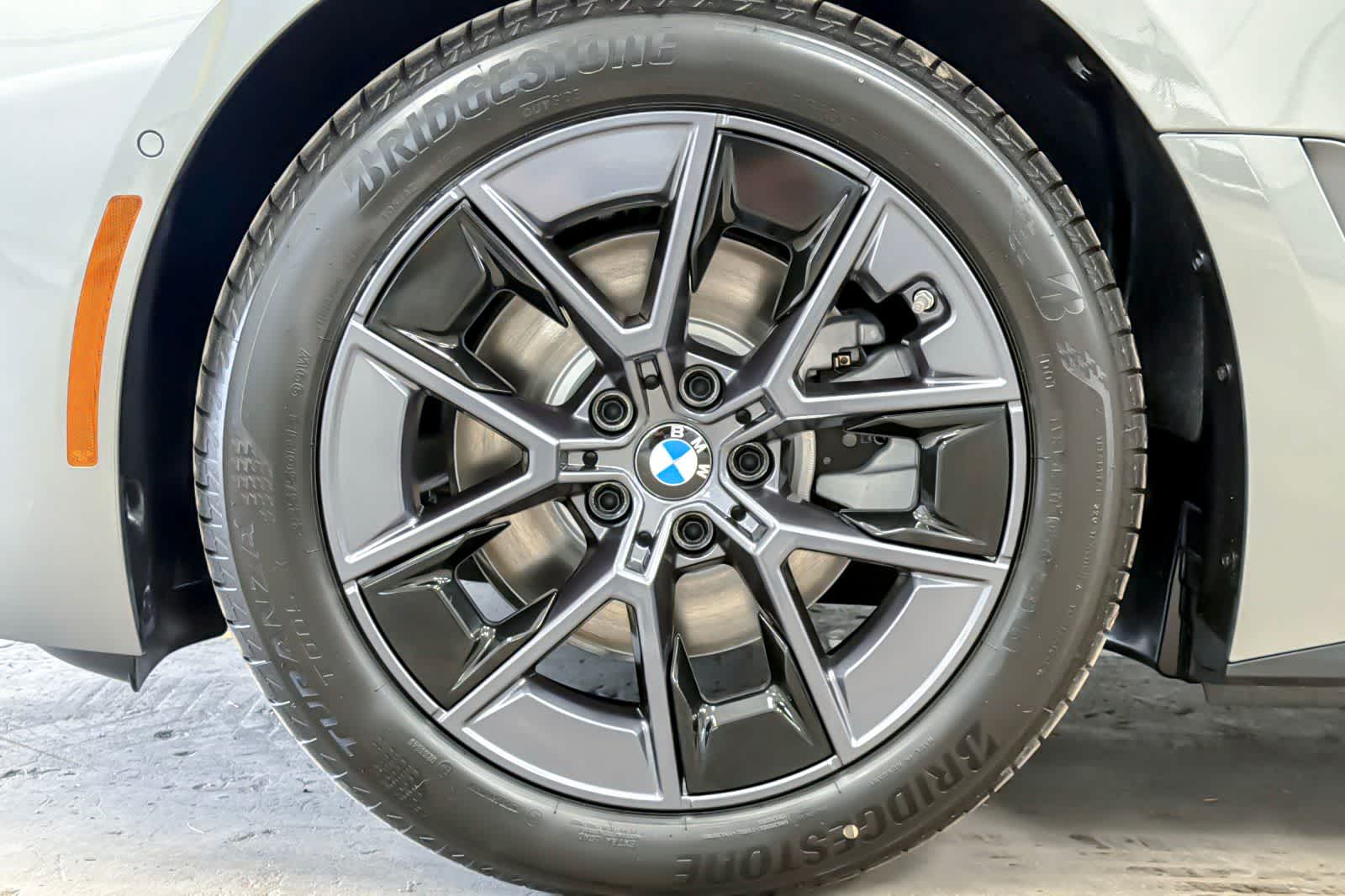 Thumbnail: 2026 BMW i4 - 24