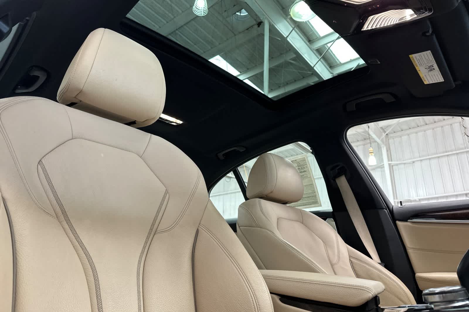2017 BMW 5 Series 540i 16