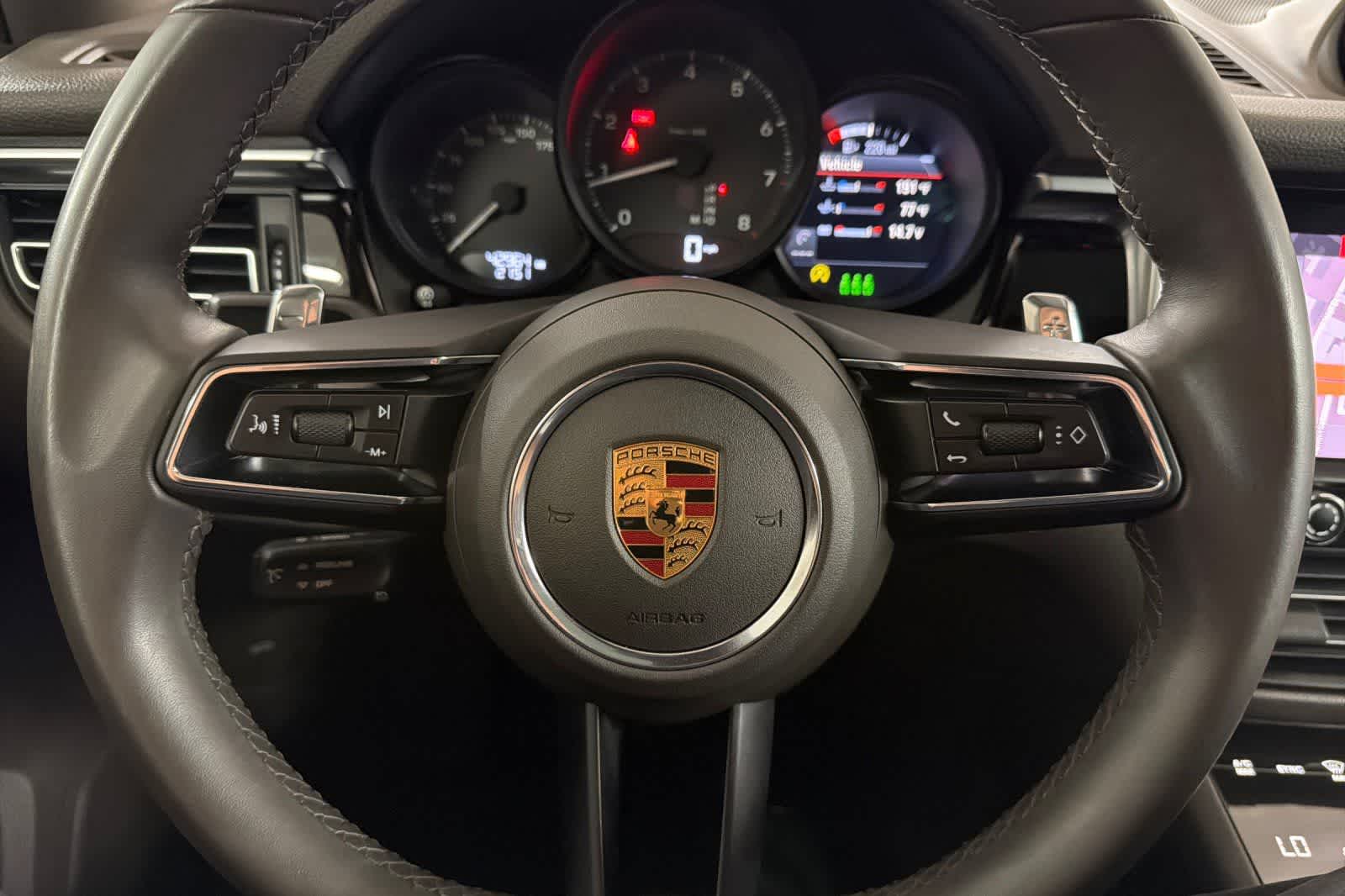 Thumbnail: 2022 Porsche Macan - 24