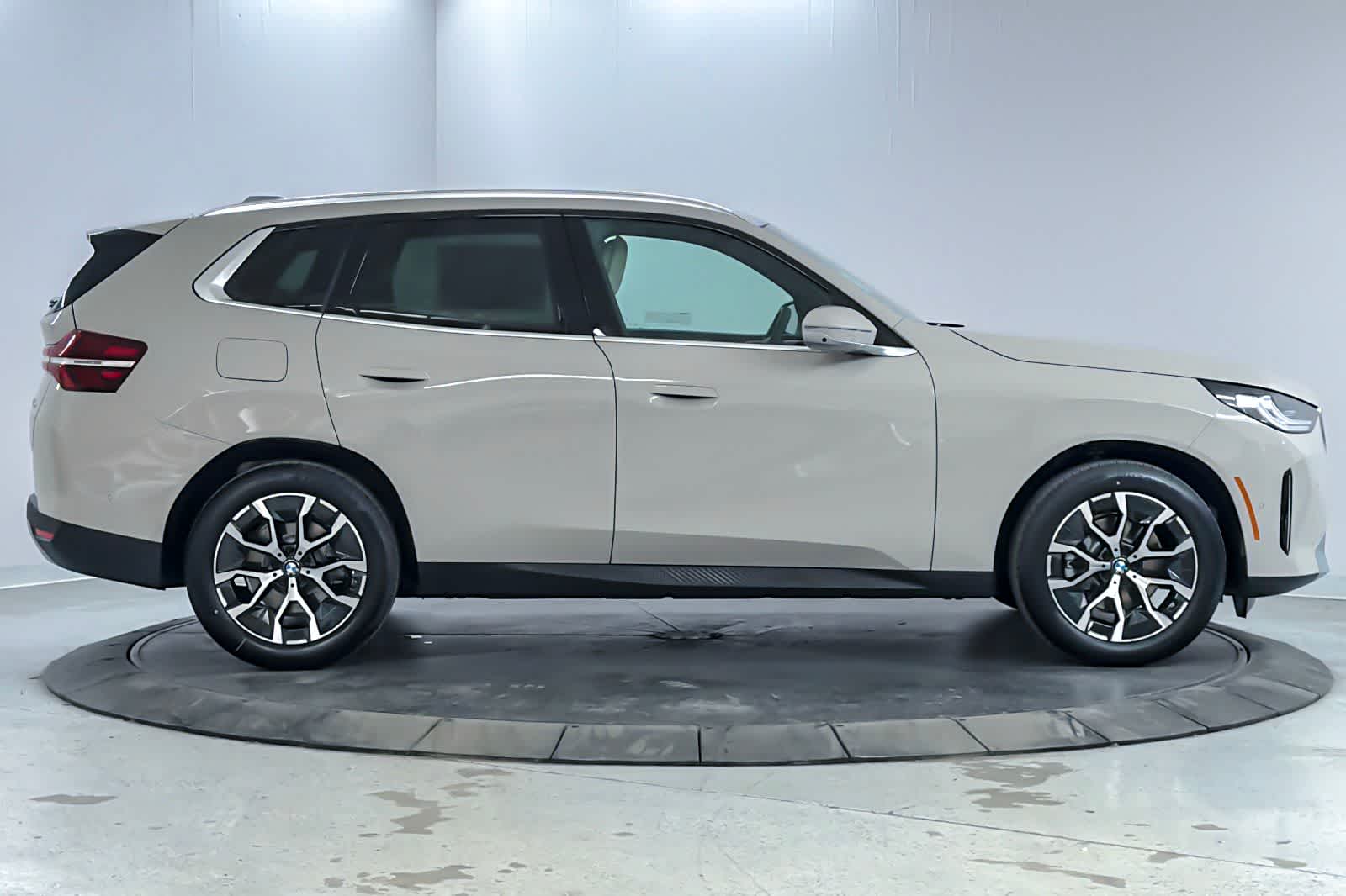 Thumbnail: 2026 BMW X3 - 8