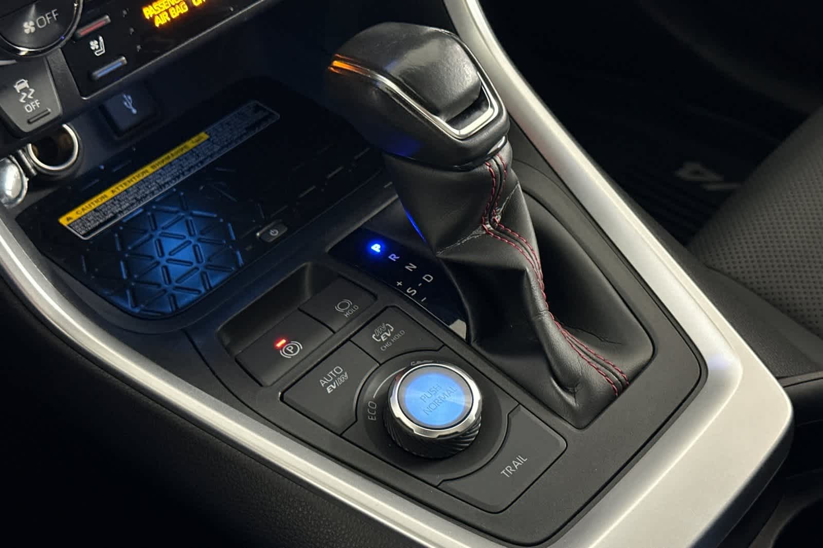 Thumbnail: 2021 Toyota RAV4 - 22