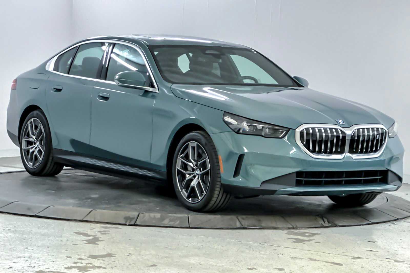 Thumbnail: 2026 BMW i5 - 9