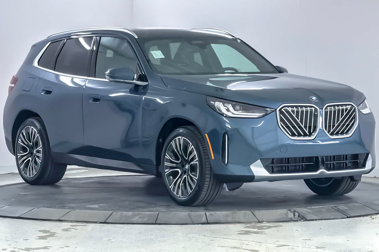 Thumbnail: 2026 BMW X3 - 9