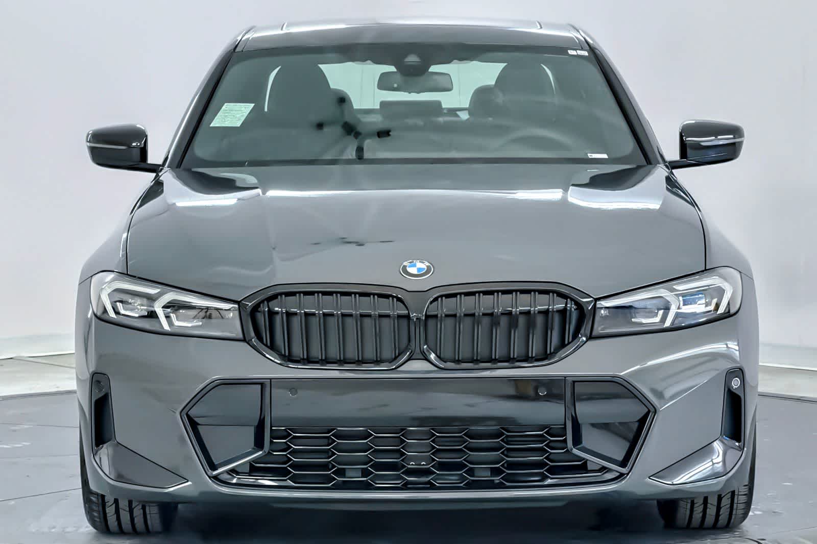 Thumbnail: 2026 BMW 3 Series - 10