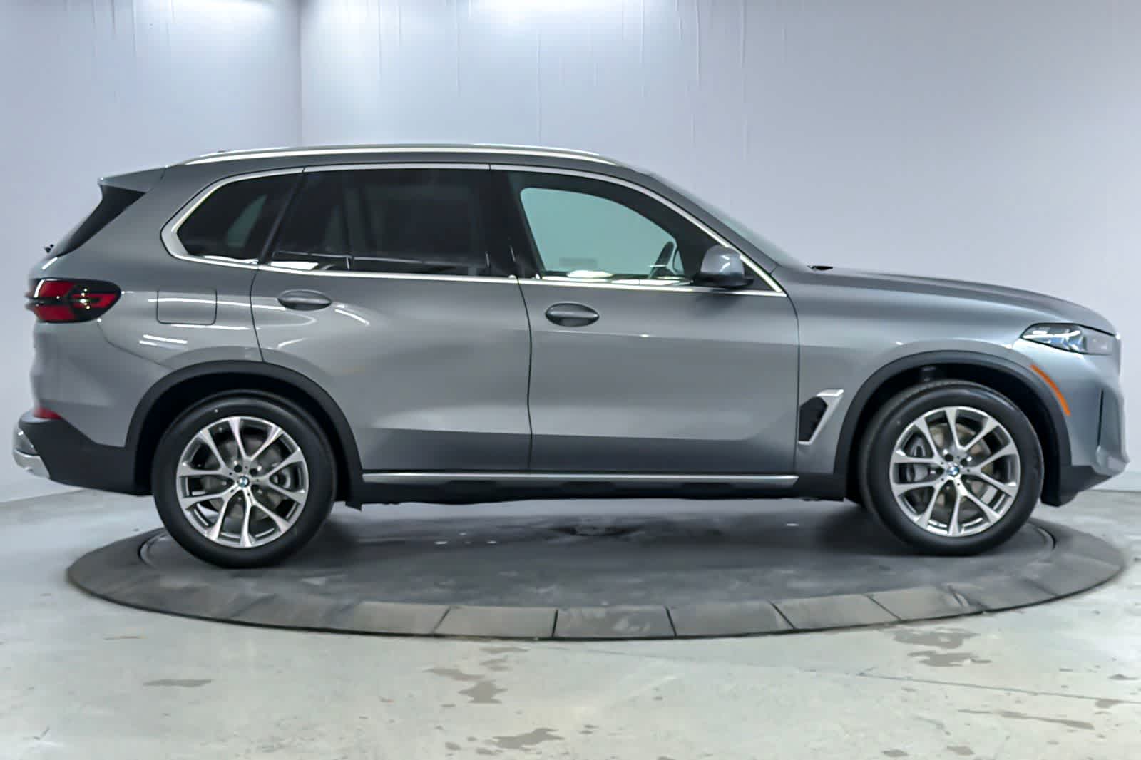 Thumbnail: 2026 BMW X5 - 8
