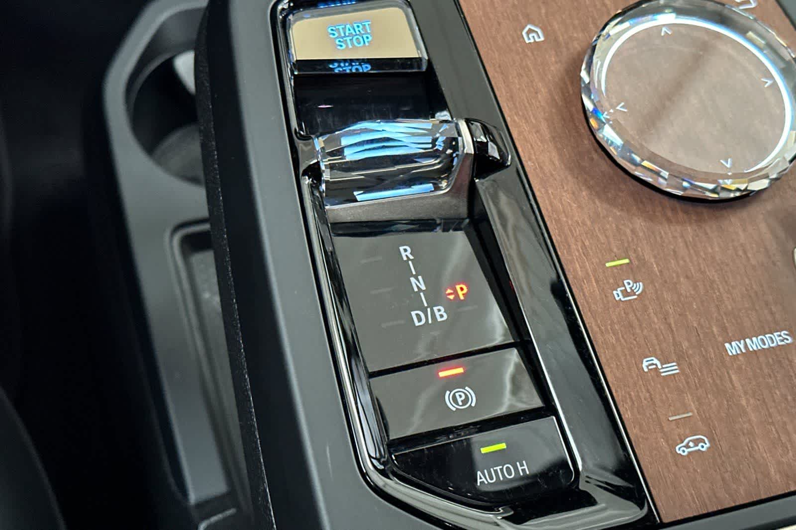 Thumbnail: 2023 BMW iX - 21