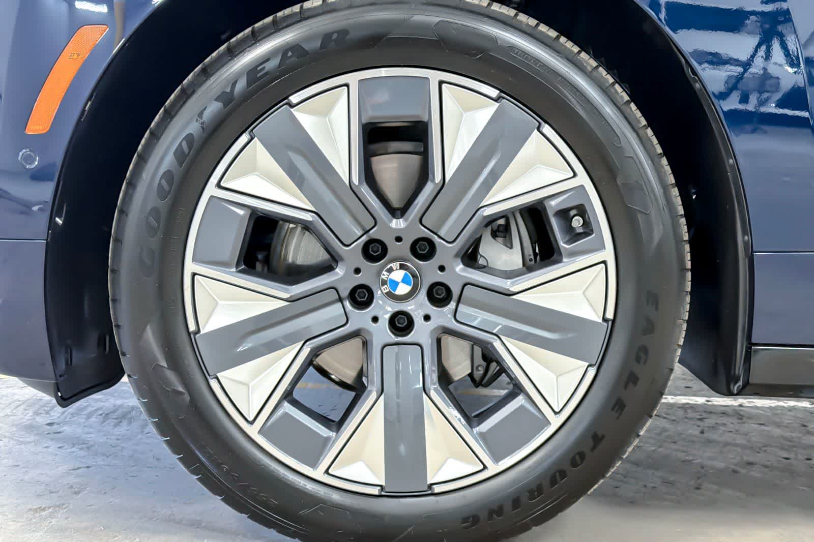 Thumbnail: 2026 BMW iX - 27