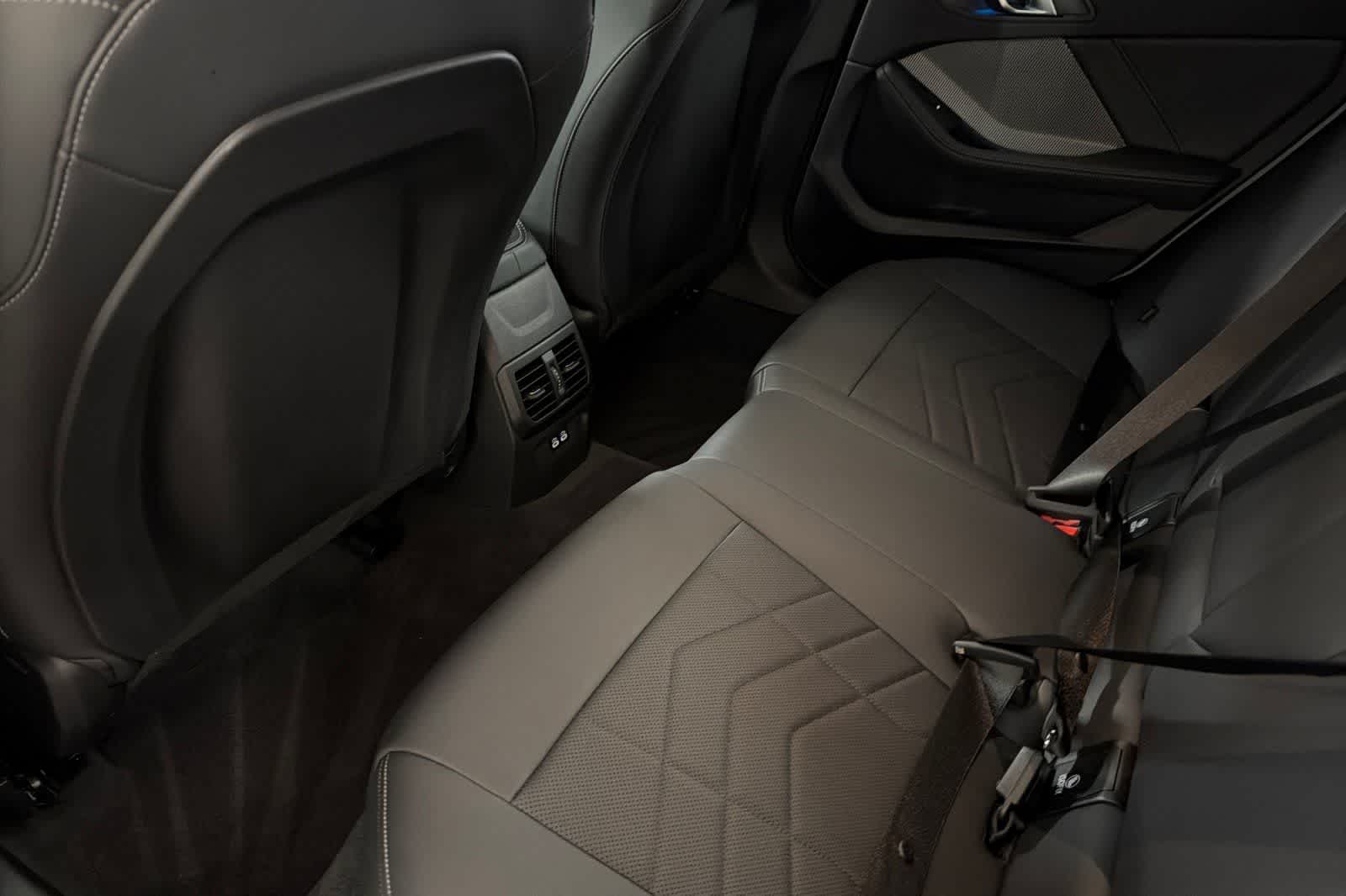 Thumbnail: 2025 BMW 2 Series - 4