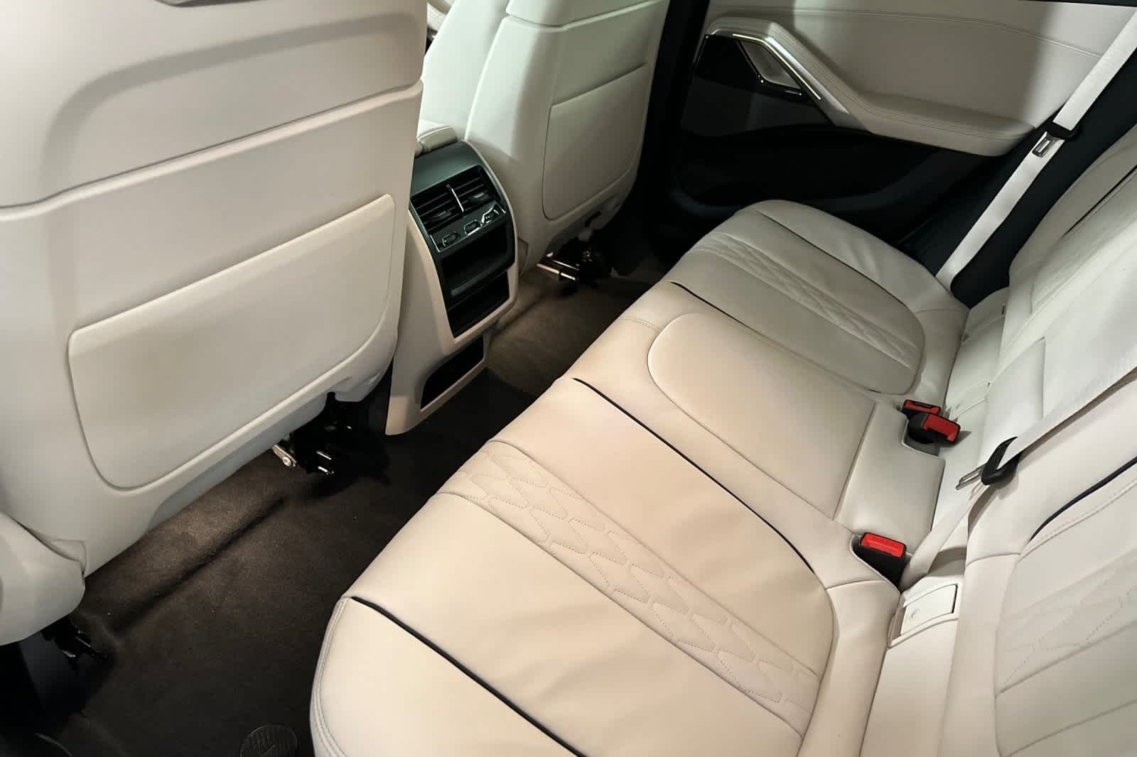 Thumbnail: 2026 BMW X6 - 4