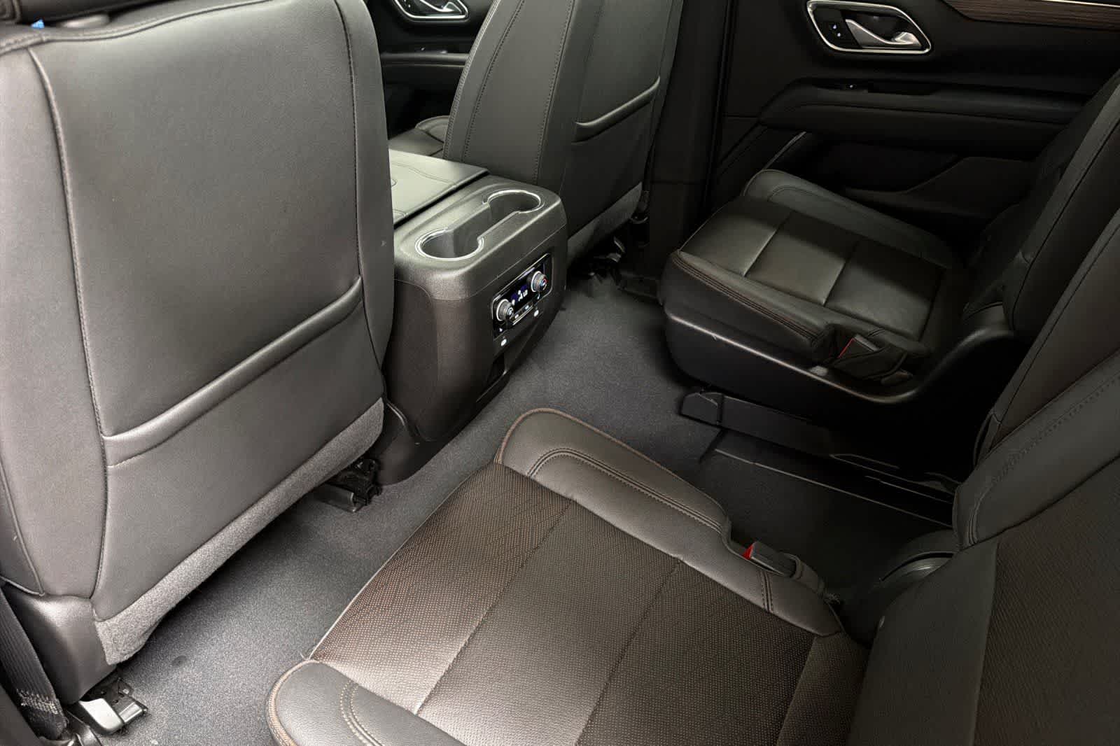 Thumbnail: 2022 Chevrolet Tahoe - 4