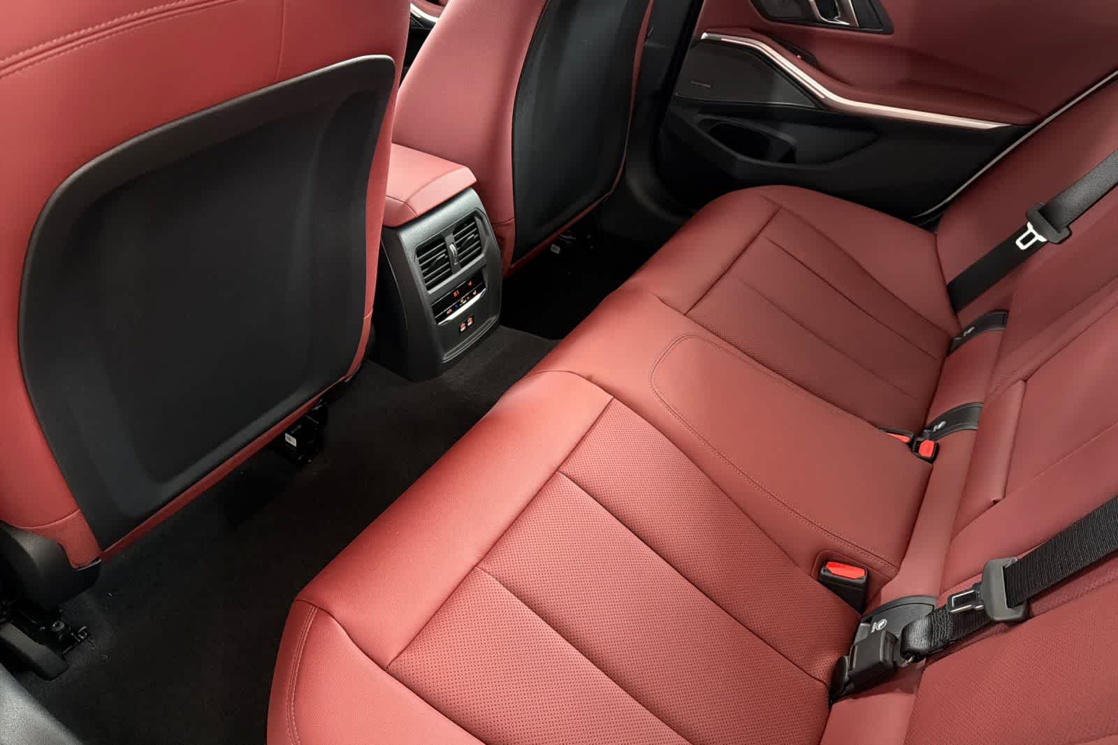 Thumbnail: 2026 BMW 3 Series - 4