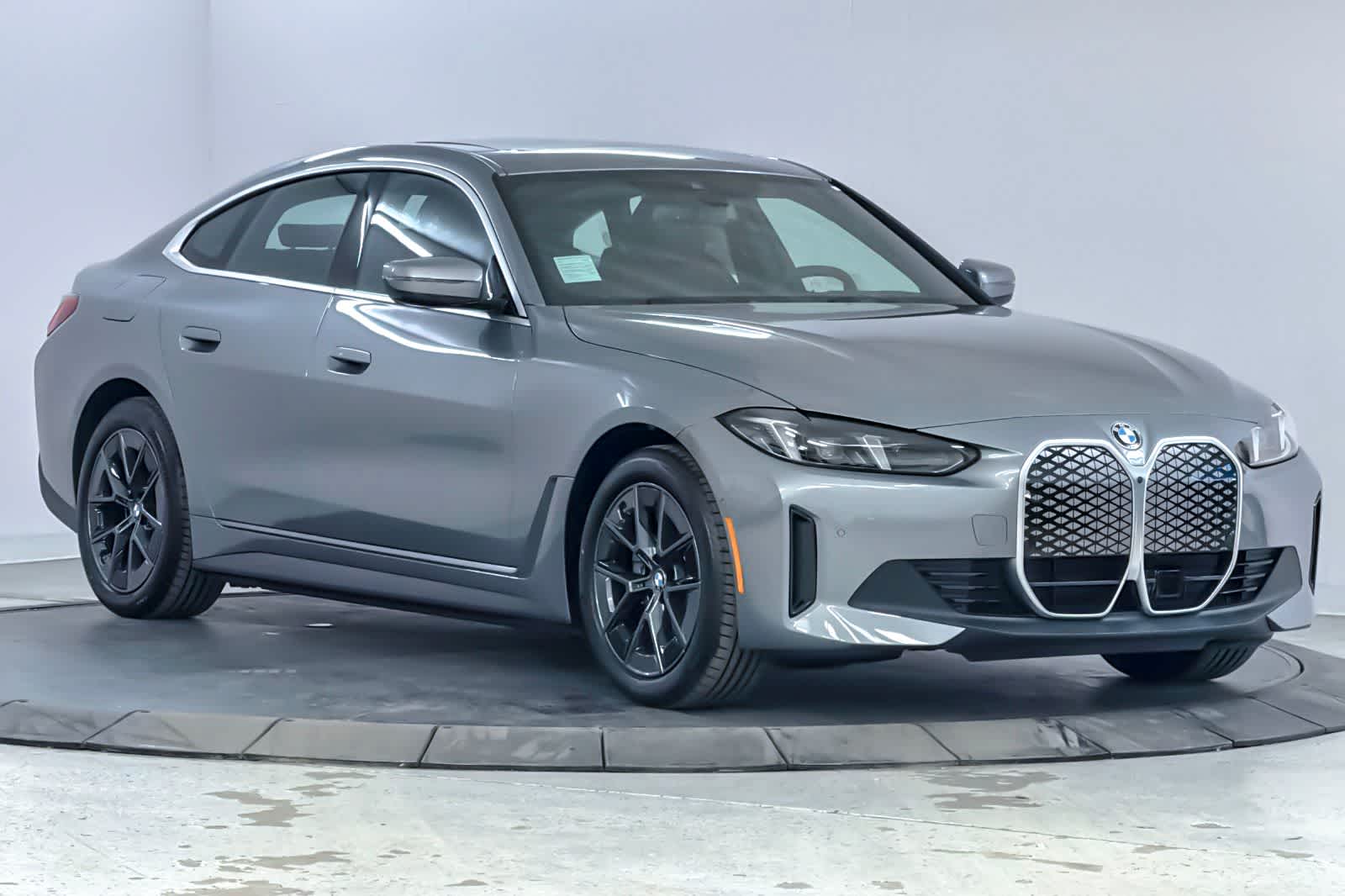 Thumbnail: 2026 BMW i4 - 9