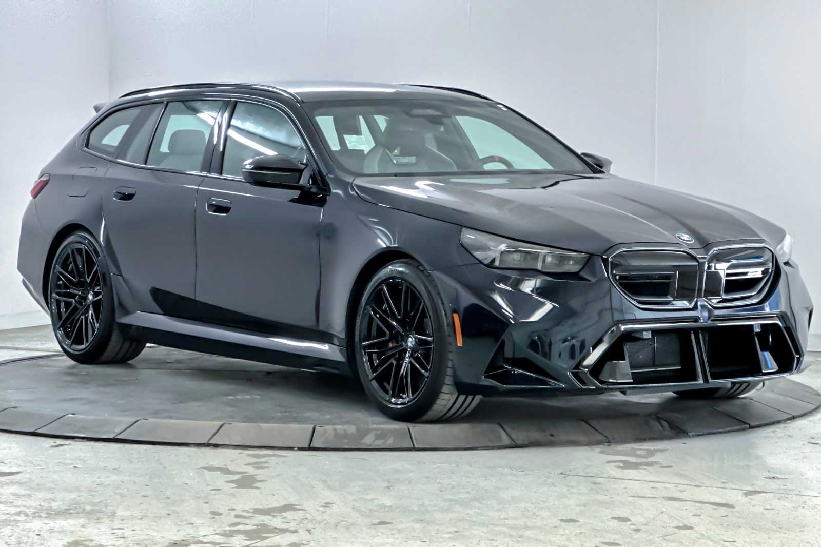 Thumbnail: 2026 BMW M5 - 9