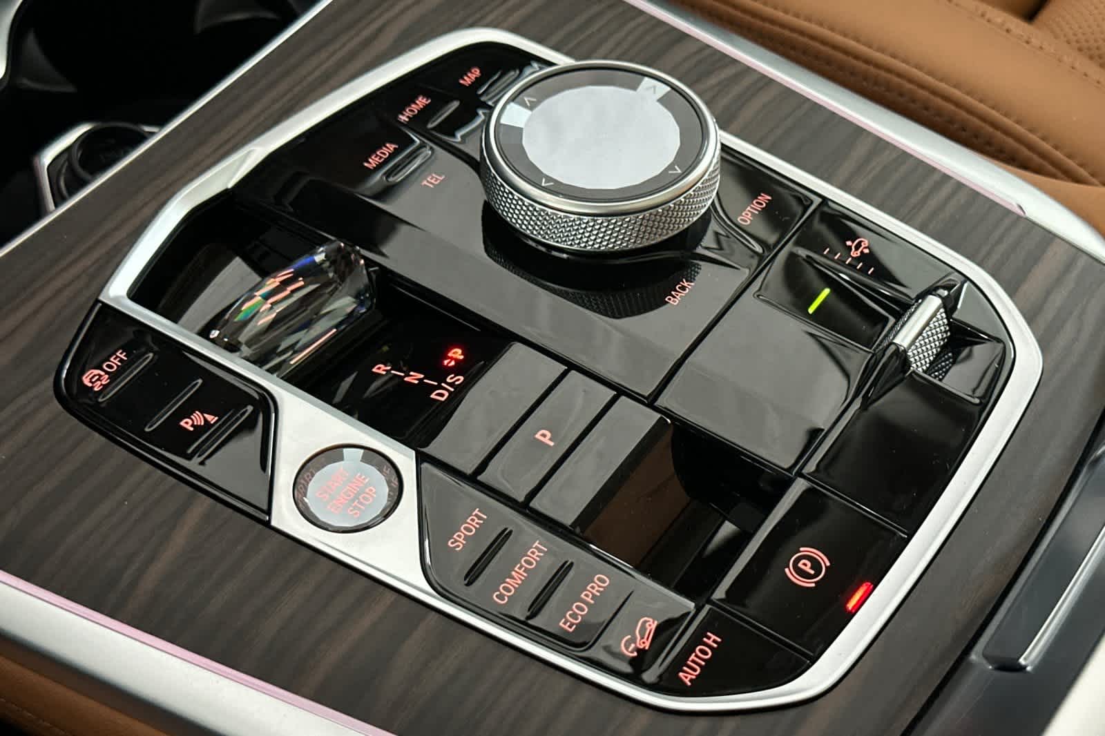 Thumbnail: 2026 BMW X7 - 22
