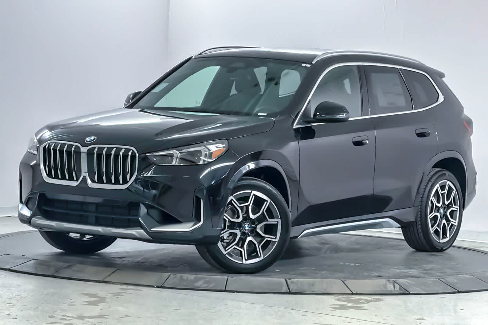 Thumbnail: 2026 BMW X1 - 1