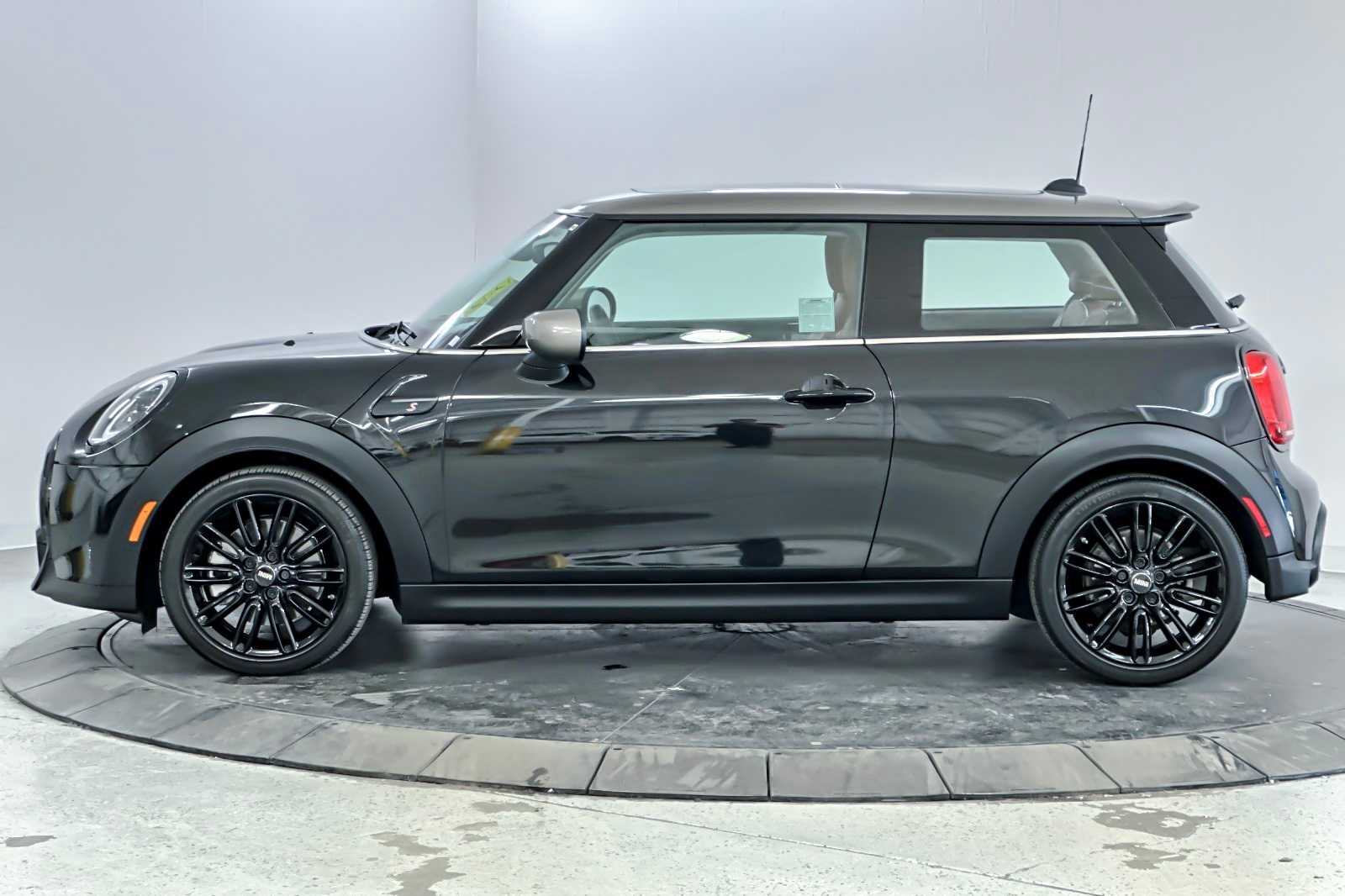 Thumbnail: 2023 MINI Cooper Hardtop - 5