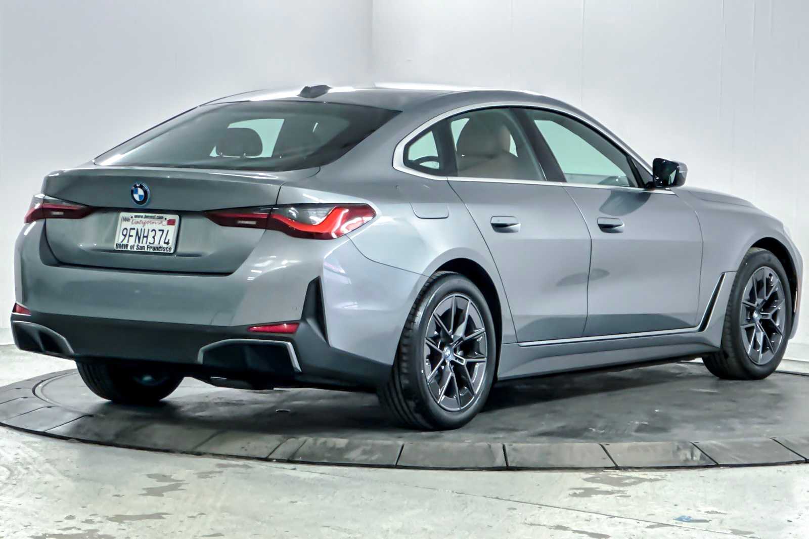 Thumbnail: 2023 BMW i4 - 2