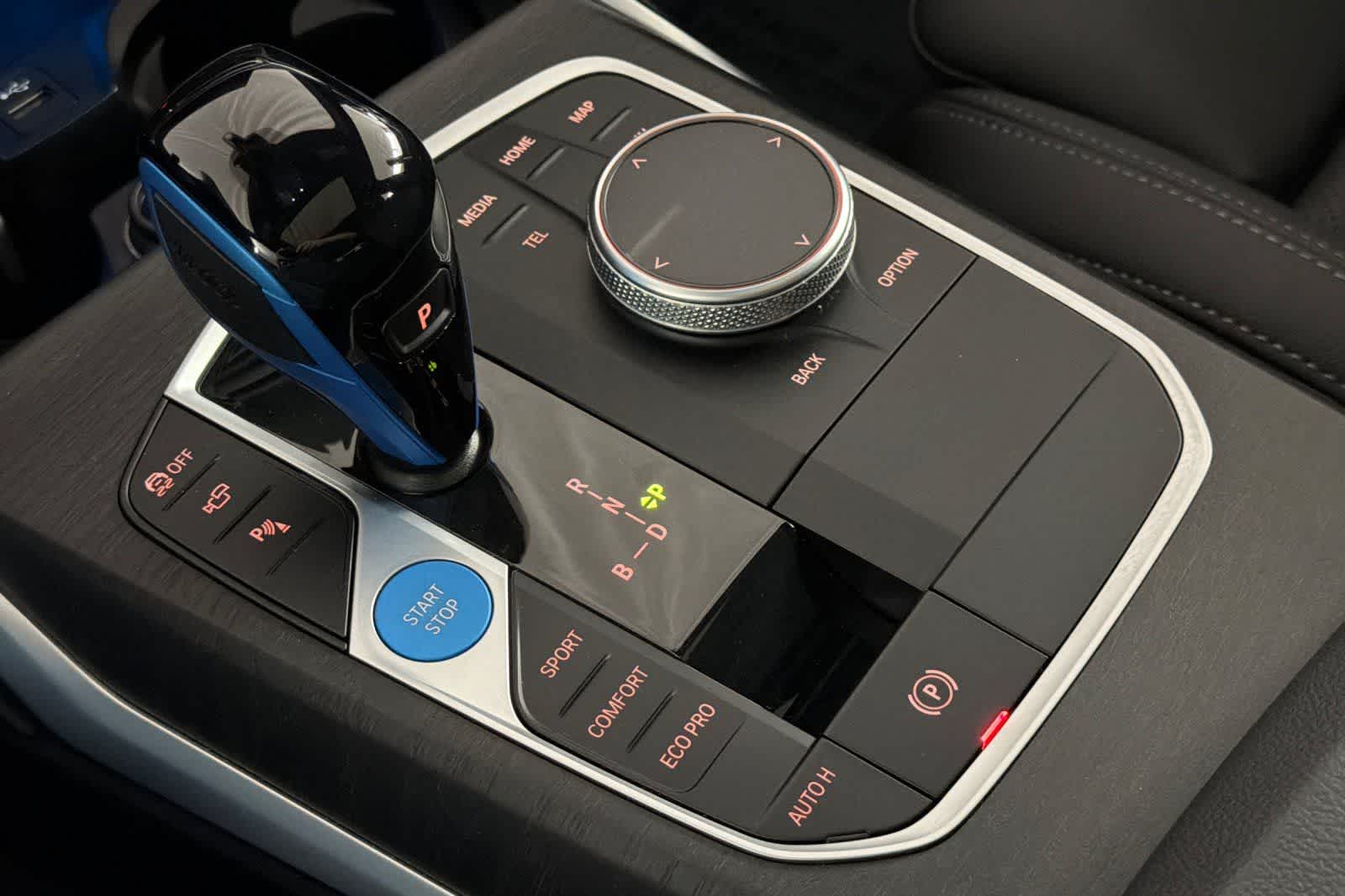 Thumbnail: 2023 BMW i4 - 21