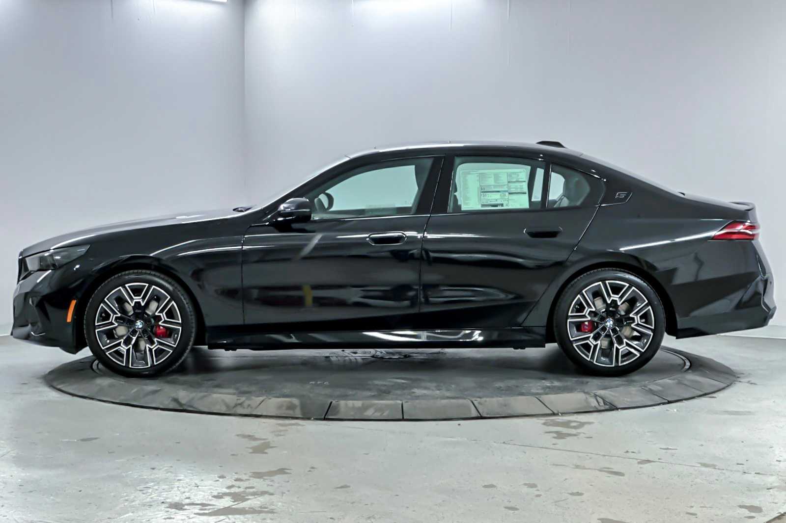 Thumbnail: 2026 BMW 5 Series - 5