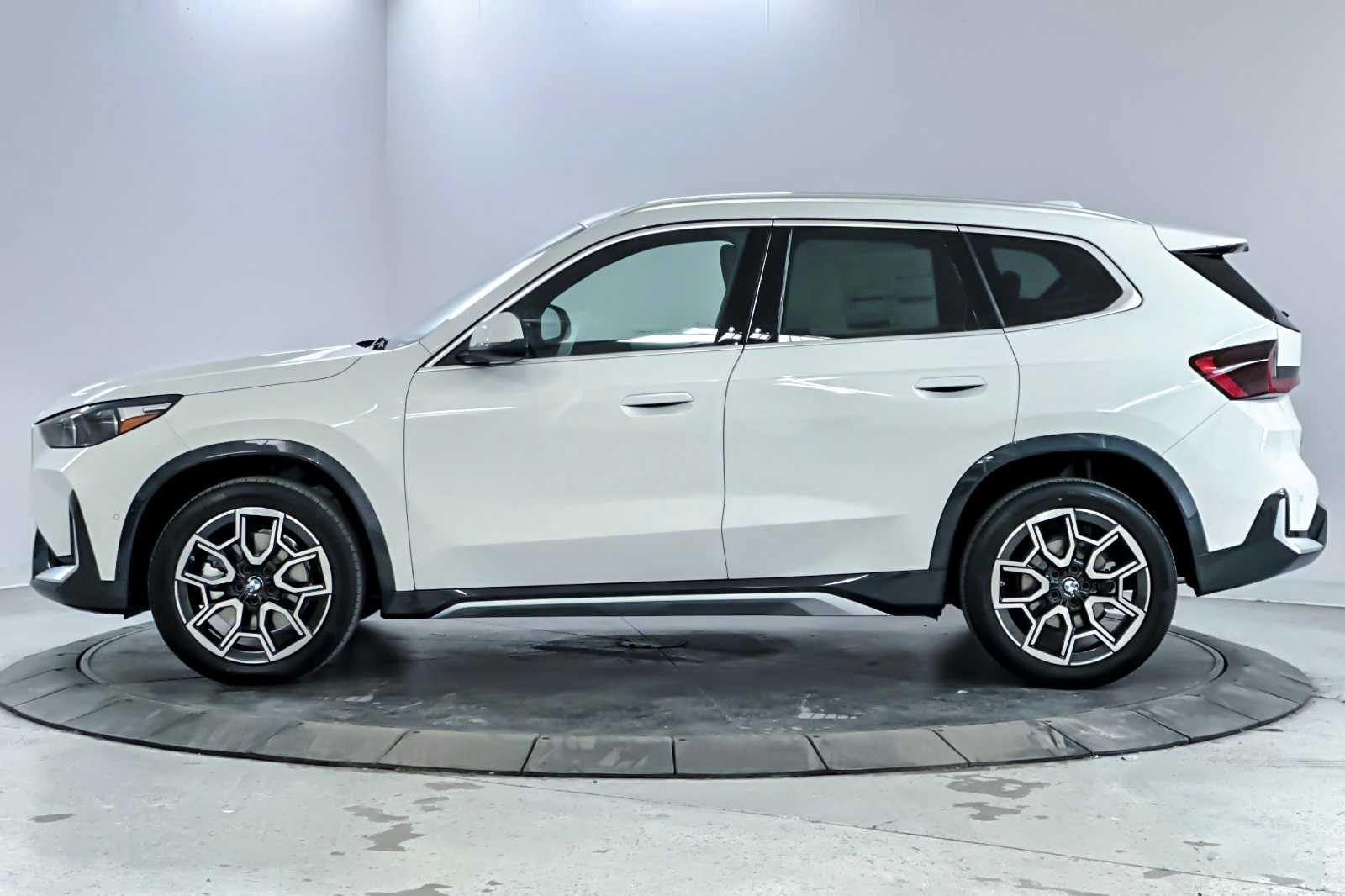Thumbnail: 2026 BMW X1 - 5