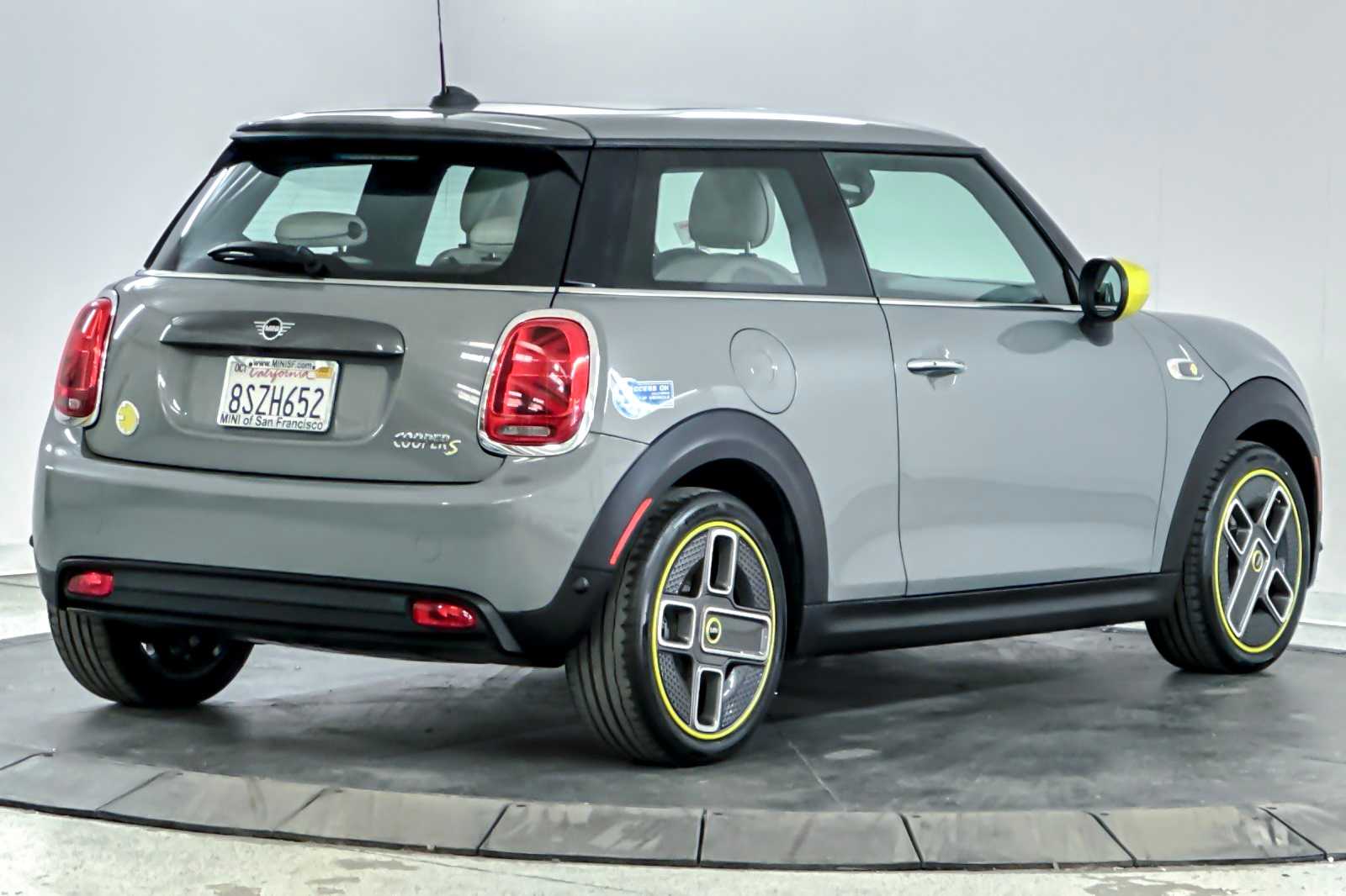 Thumbnail: 2021 MINI Cooper Hardtop - 2