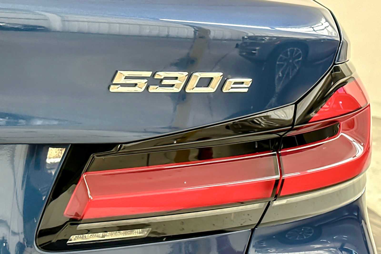 Thumbnail: 2023 BMW 5 Series - 27