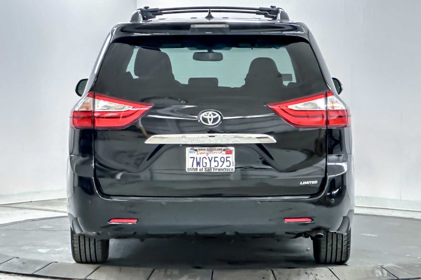 Thumbnail: 2017 Toyota Sienna - 7