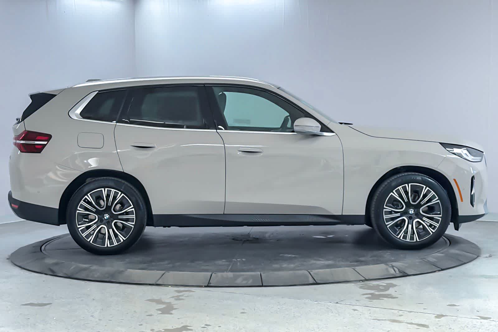 Thumbnail: 2026 BMW X3 - 8
