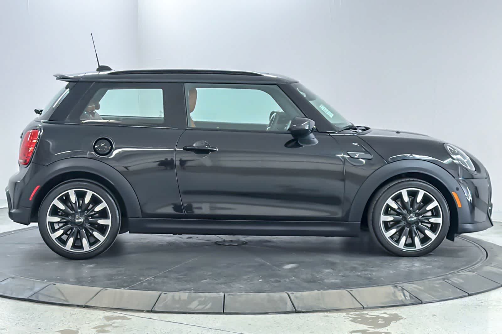 Thumbnail: 2023 MINI Cooper Hardtop - 8