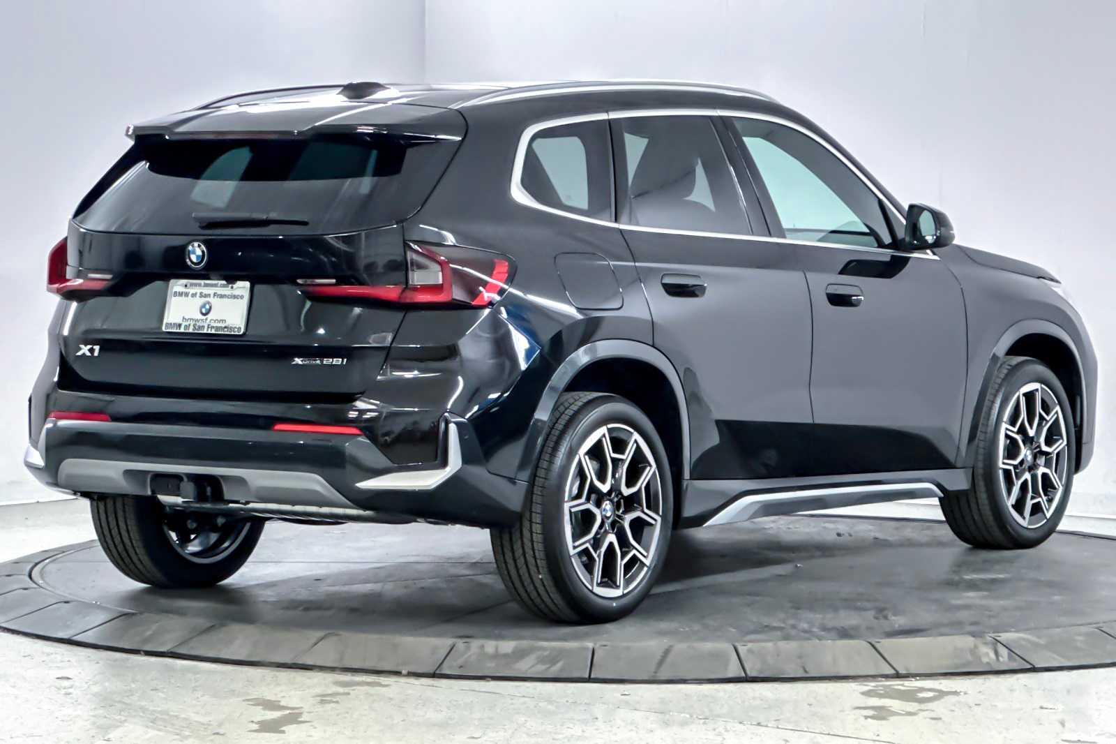 Thumbnail: 2025 BMW X1 - 2