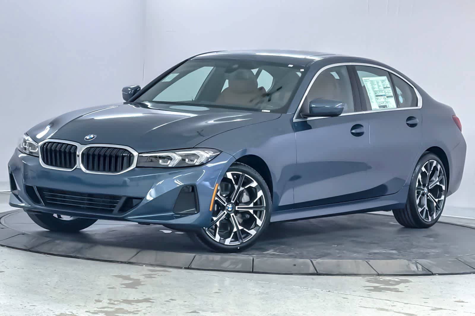 Thumbnail: 2026 BMW 3 Series - 1