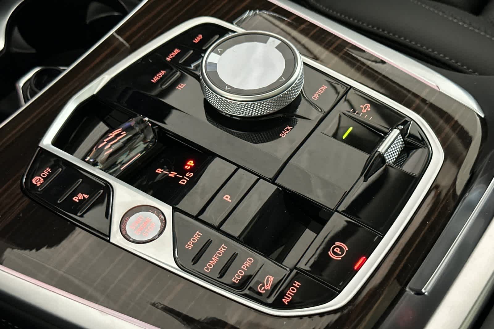 Thumbnail: 2026 BMW X7 - 22