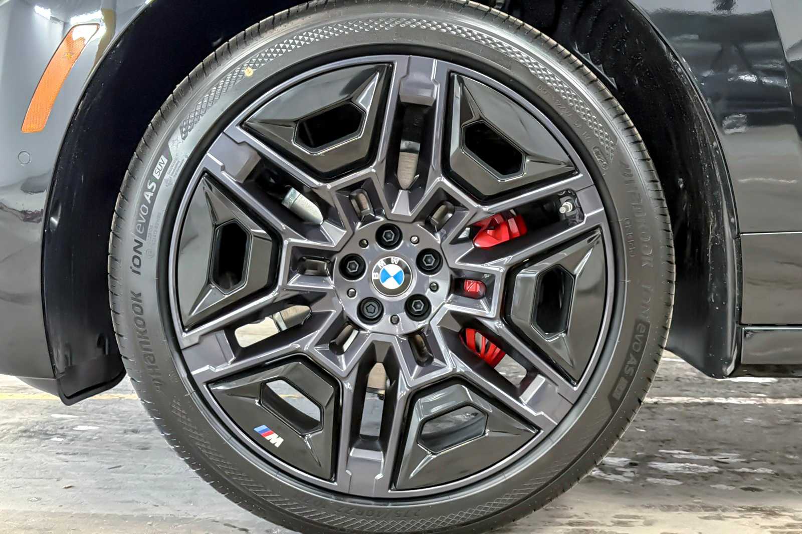 Thumbnail: 2026 BMW iX - 25