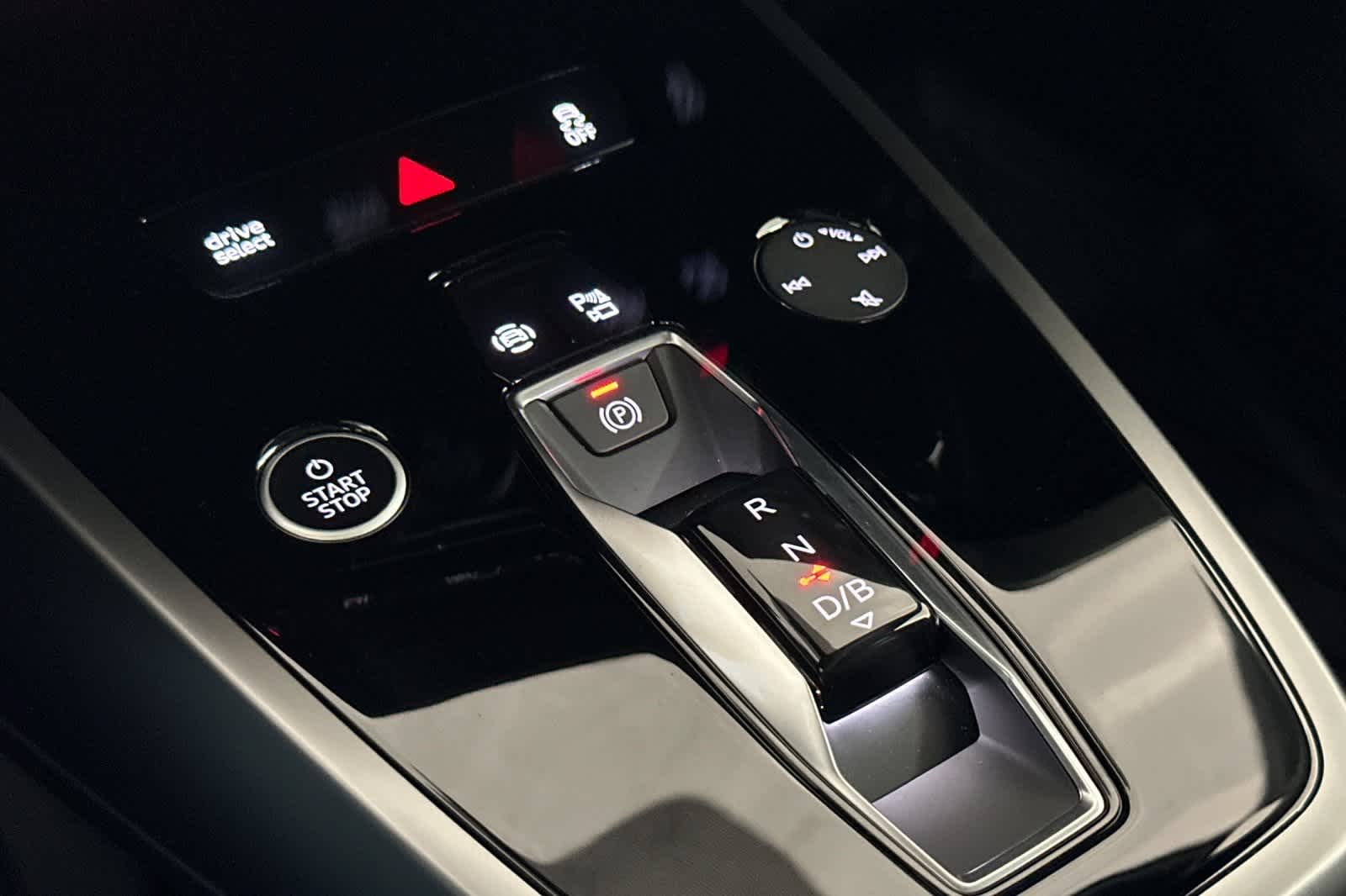 Thumbnail: 2024 Audi Q4 e-tron - 21