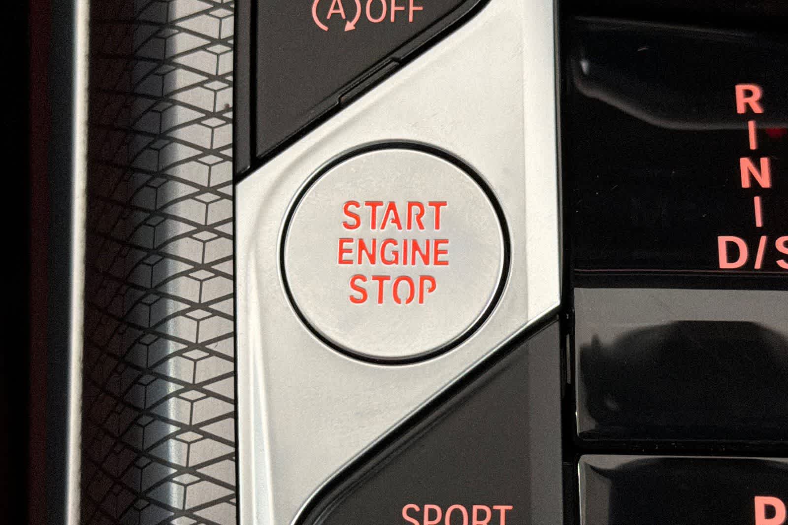 Thumbnail: 2025 BMW 3 Series - 22